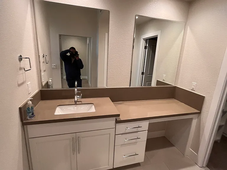 master bath with vanity