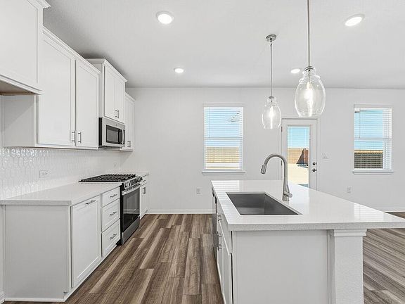 3rd image of 1720 Lorant Ln
