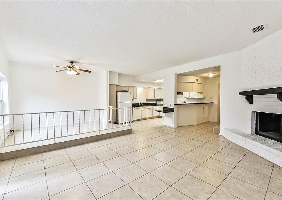 1st image of 10752 Briar Forest Dr #7/1