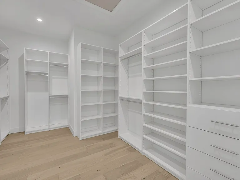 501 W Canton Ave — Photo 24