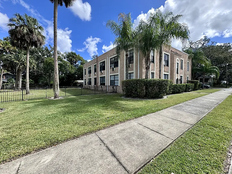 1717 S Park Ave — Photo 12