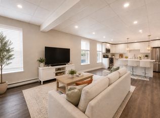 184 Sumner St #4, Boston, MA 02128