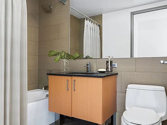 4th image of 8 Spruce St APT 56B