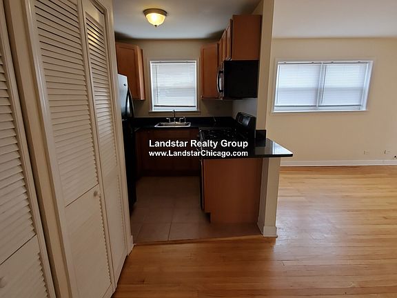 2nd image of 2636 W Foster Ave APT 302