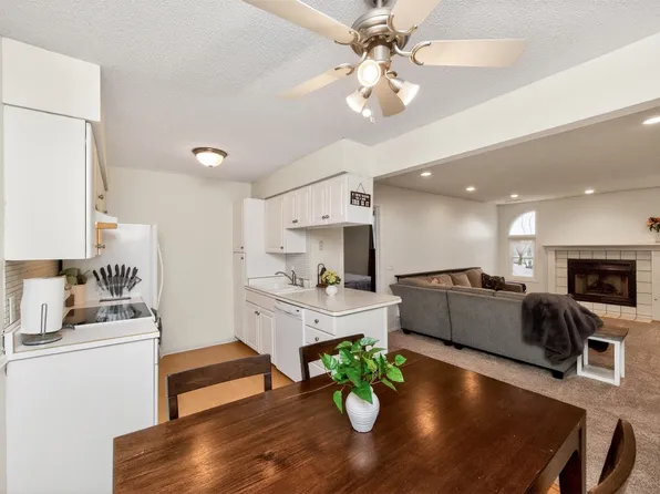 401 SE Lowell Dr APT 6, Ankeny, IA 50021