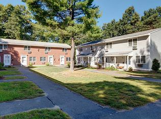 1 Beacon Cir, Springfield, MA 01119