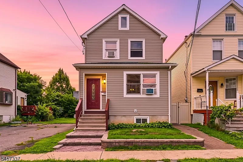 33 Franklin Ave