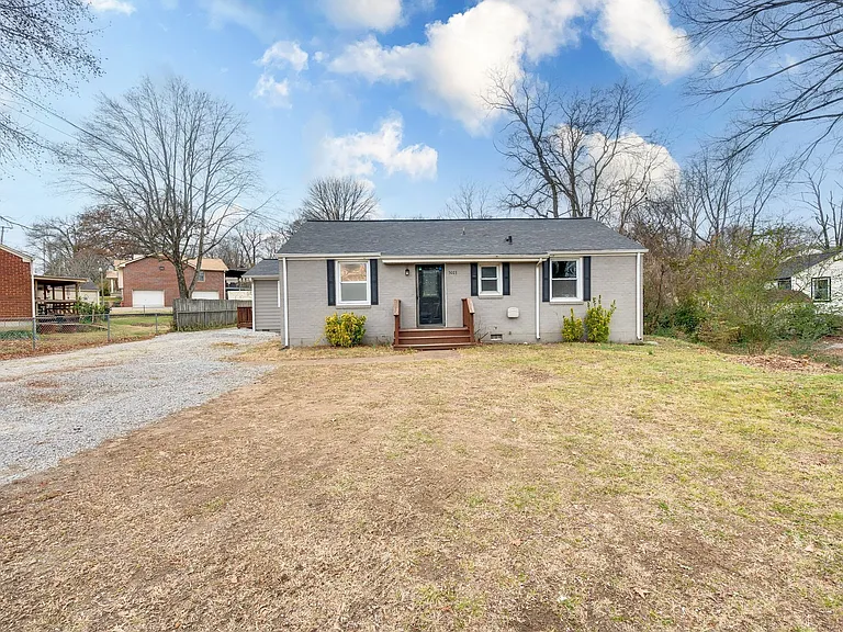 5023 Packard Dr — Photo 2