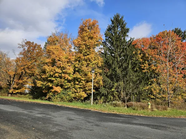 3250 Boyce Dr, Kalamazoo, MI 49009