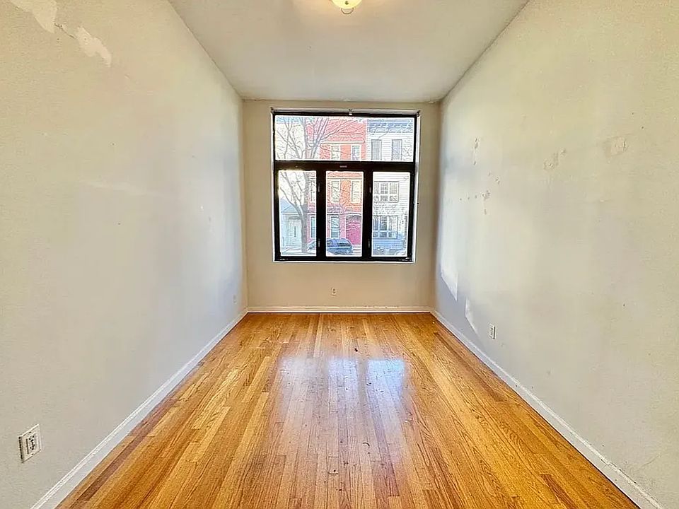 1st image of 18 Goodwin Pl Unit 1L