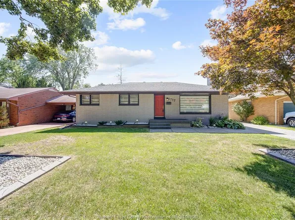 2777 Rockwell Blvd, Windsor, ON N9E 2A2