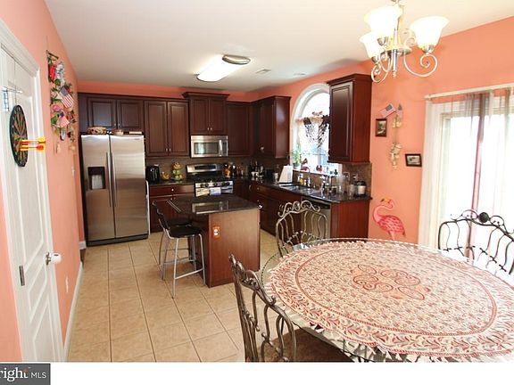3rd image of 10633 Saint Thomas Dr