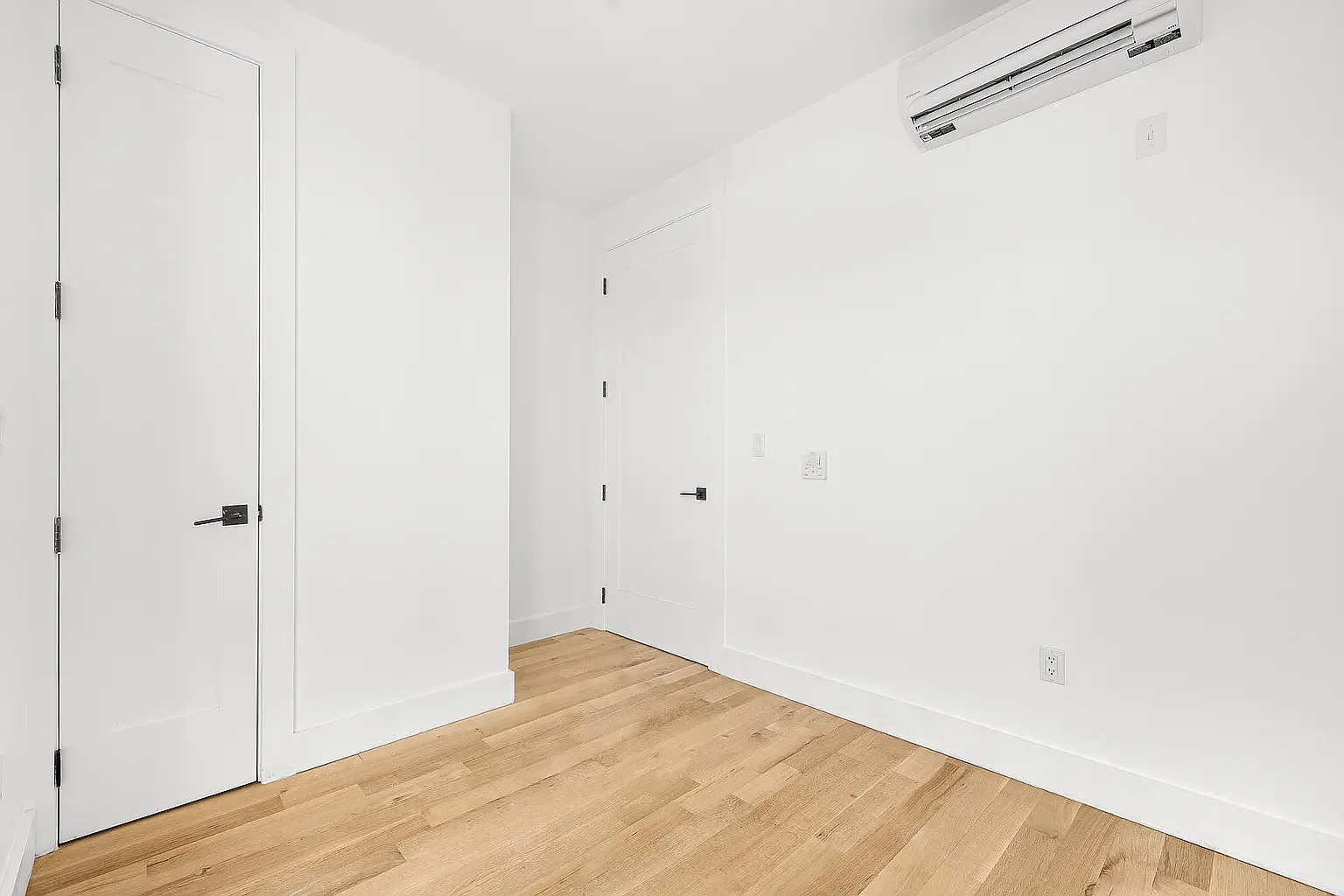 624 Metropolitan Avenue — Photo 4