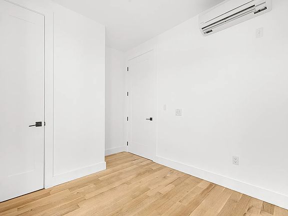 4th image of 624 Metropolitan Ave #6B