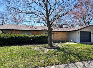 401 Bellarmine Dr E, Joliet, IL 60436