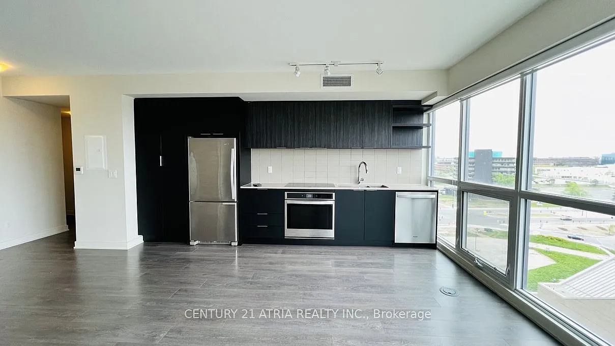Supersonic Condos — Photo 3