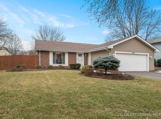 1428 Sunnybrook Dr, Naperville, IL