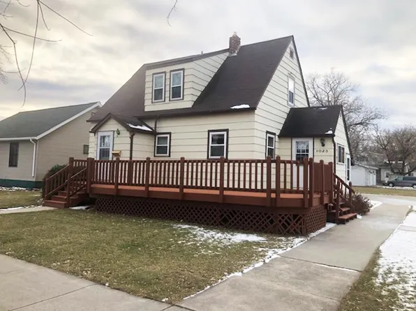 1023 Labree Ave N, Thief River Falls, MN 56701