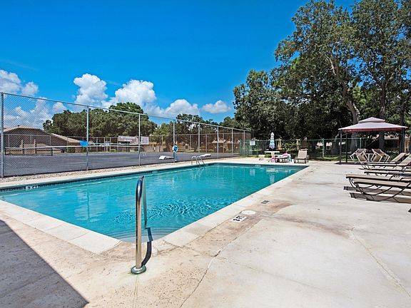 4th image of 516 L M Davey Ln #0