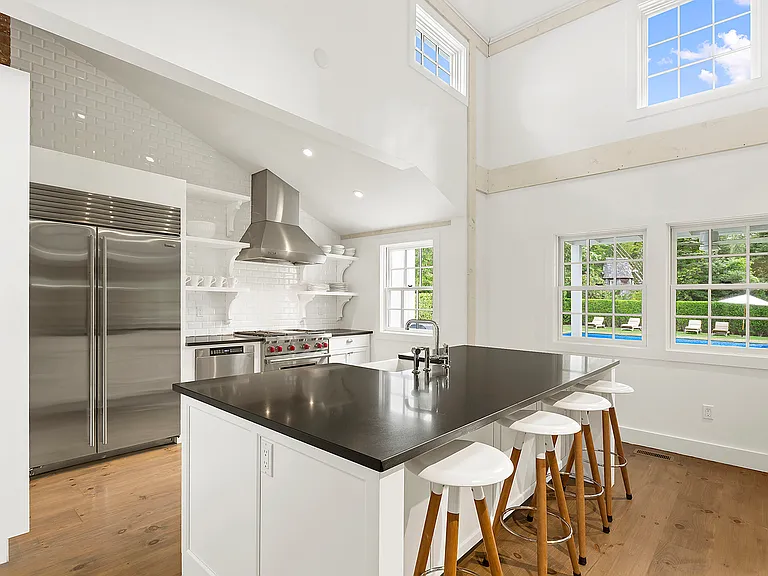 4 Lee Ln — Photo 2