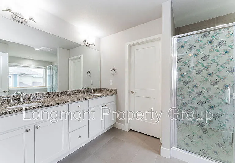 1303 S Oak Ct — Photo 13
