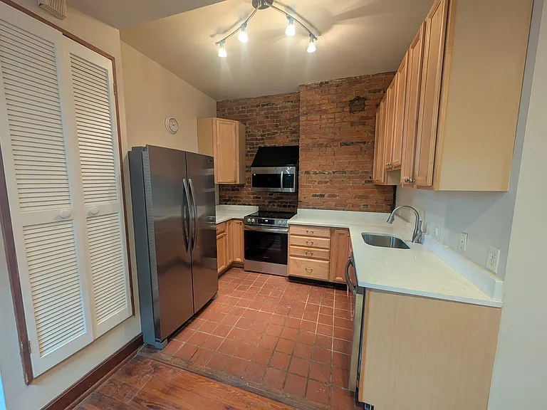513 Milton St #2 — Photo 7