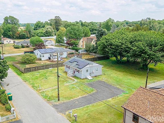 3rd image of 27 N Central Ave