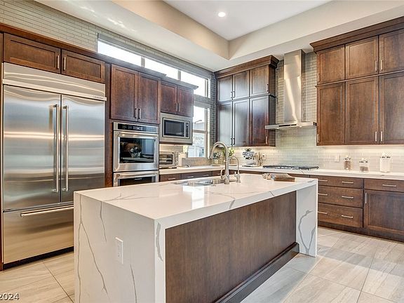 4th image of 9978 Regency Square Ave