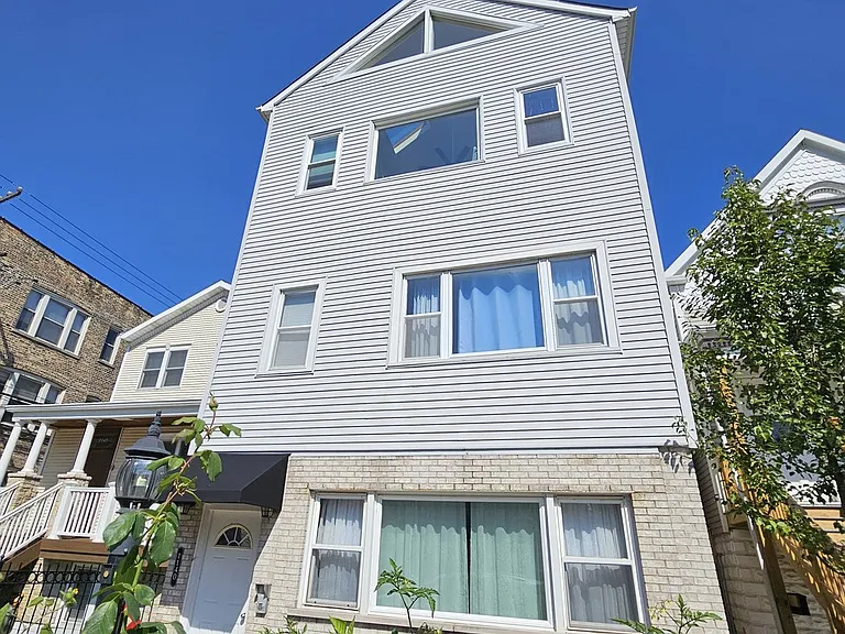 1140 W Barry Ave #1 — Photo 1