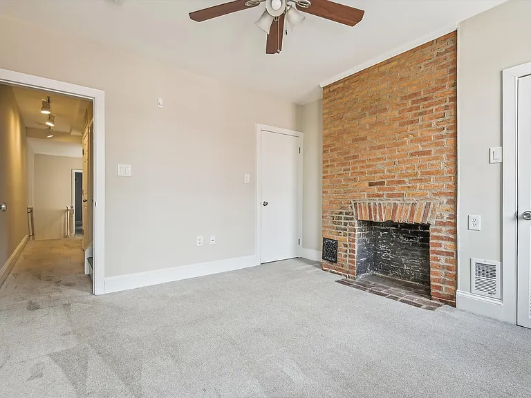 1253 William St — Photo 20