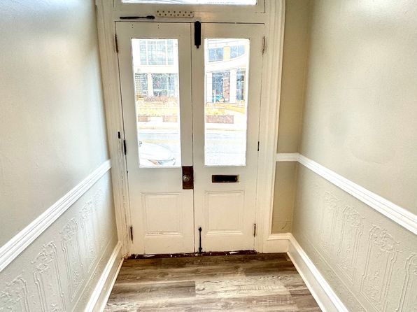 134 E James St UNIT 1