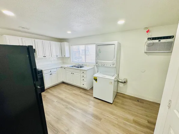 2010 Florence St, Aurora, CO