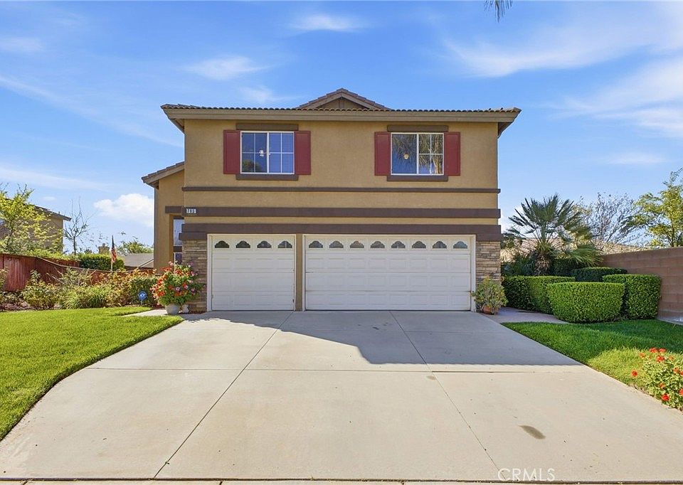 1st image of 785 Pine Ridge Cir