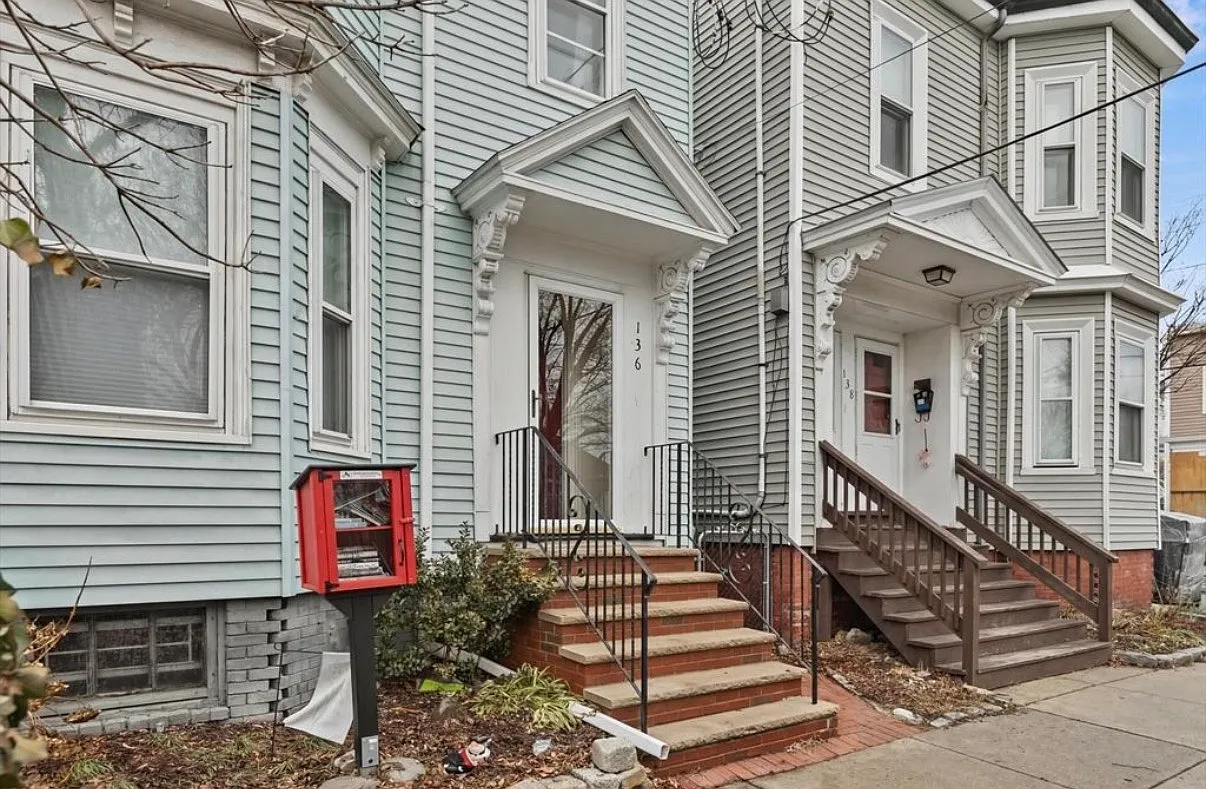 2 bed, 750 sqft, $3,200 — Photo 1
