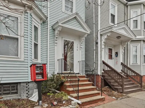 136 Coleridge St Floor 2, Boston, MA 02128