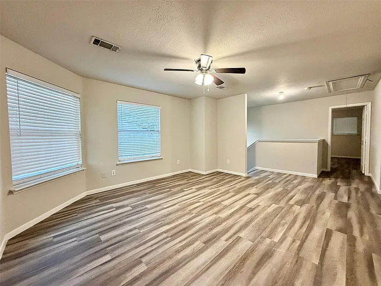 6827 Autumn Thistle Dr — Photo 12
