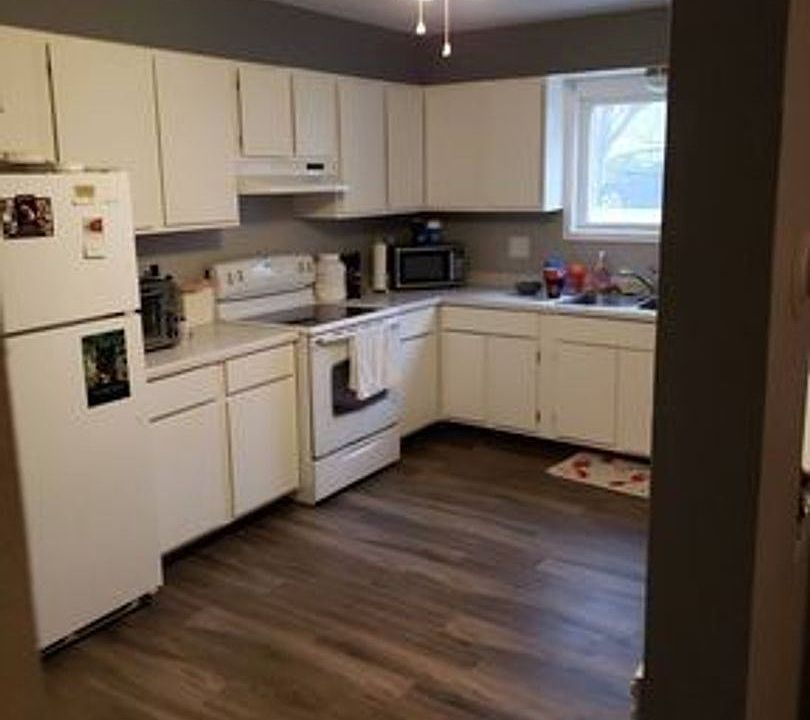 2nd image of 1208 3rd Ave NE #304