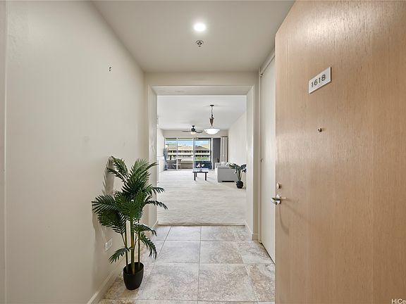 5th image of 1 Keahole Pl APT 1618