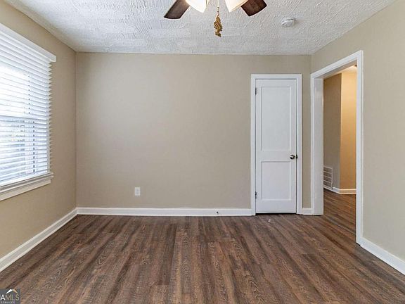 4th image of 1807 Oakmont Dr NW