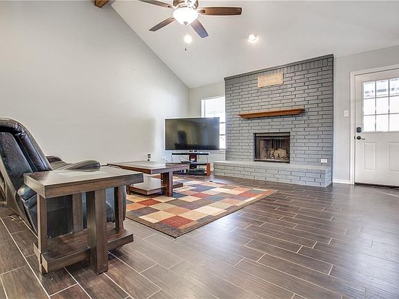 4th image of 4814 Cresthill Ln