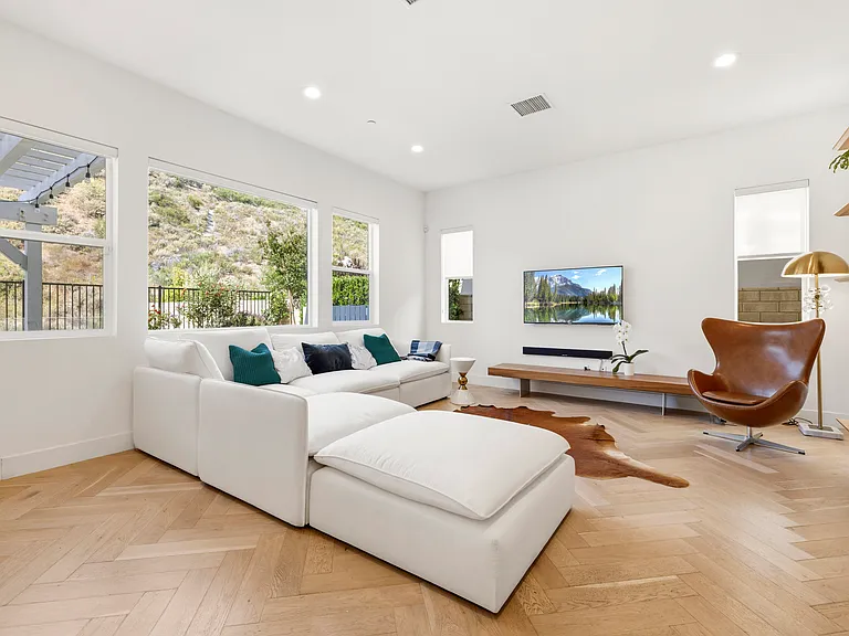 19212 Blackthorn Dr — Photo 10