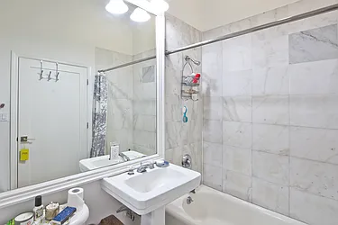 Rented by R New York