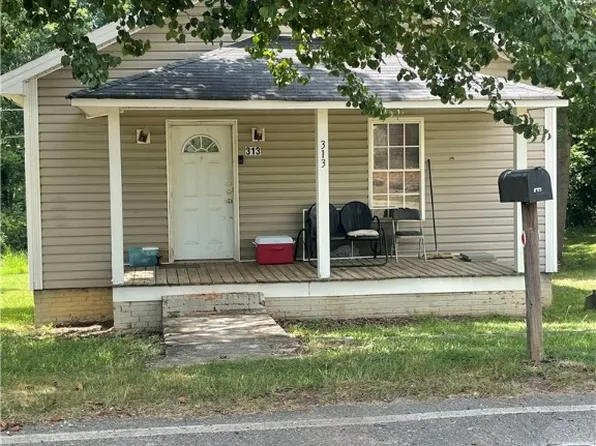 313 Lakeside Dr, Westminster, SC 29693