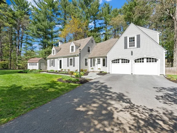 2 Lantern Ln, Weston, MA 02493