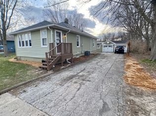 905 Kenwood Rd, Champaign, IL 61821