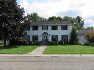 6 Mansfield Dr, Endicott, NY 13760