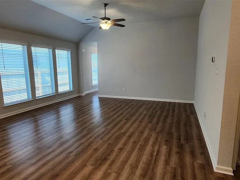 460 Los Olives Ln — Photo 11