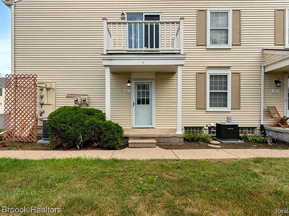 2nd image of 273 Inlet Ct