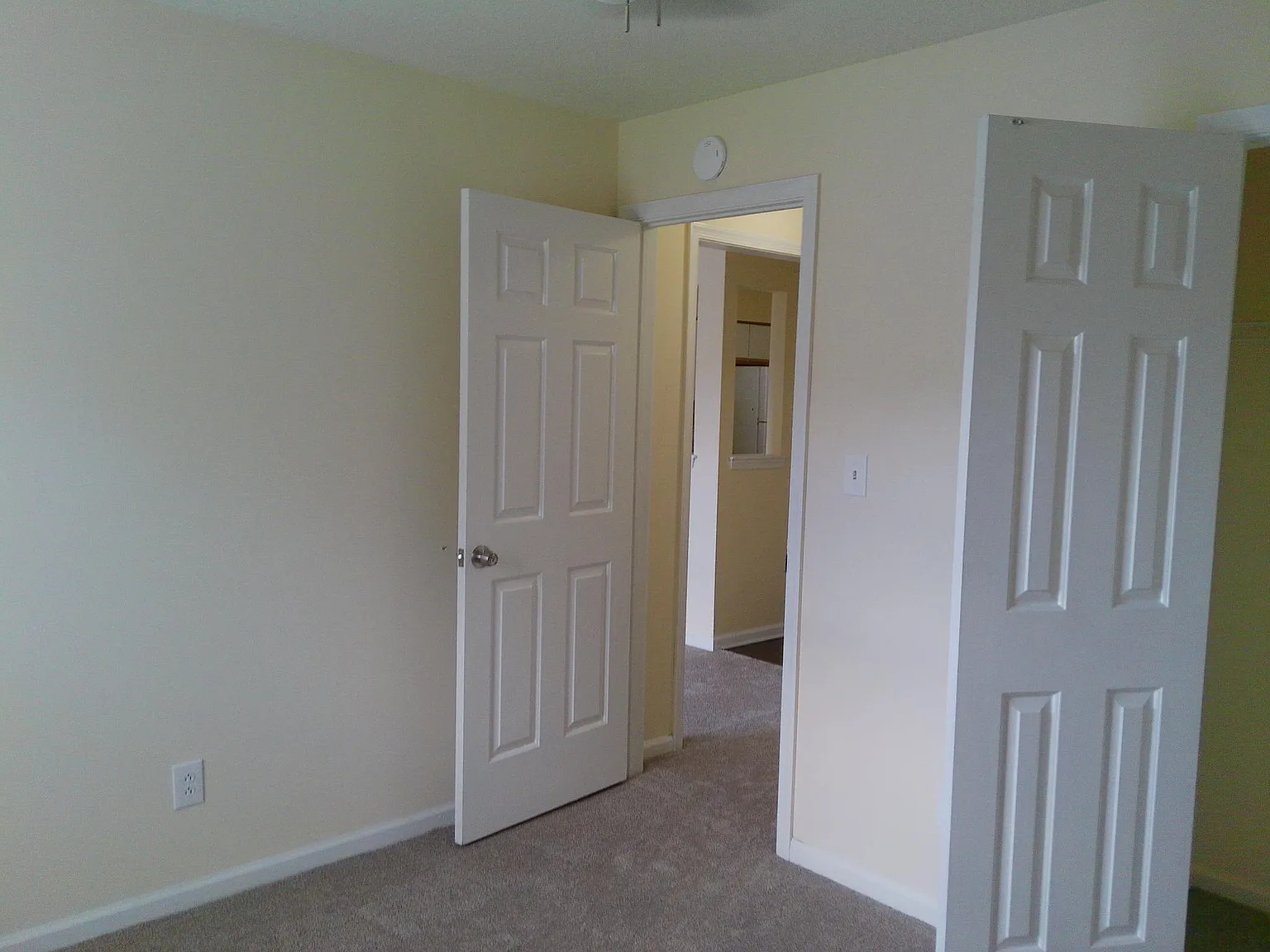 2 bed, $1,300 — Photo 2
