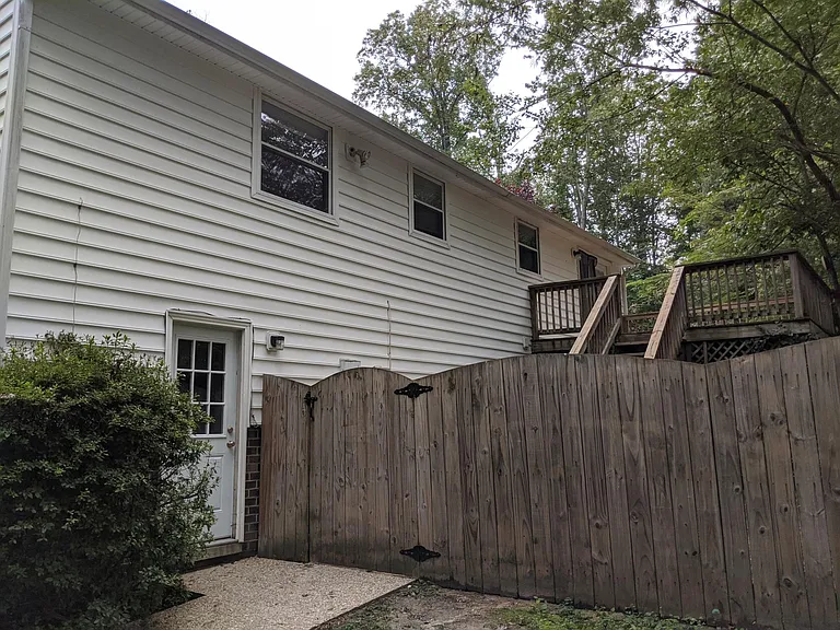 1600 Tobak Ct — Photo 2